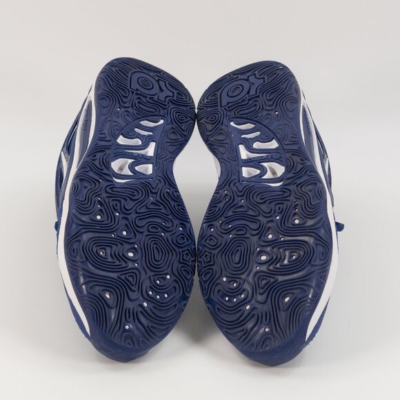 Athletic_Shoes